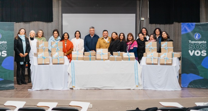 D&iacute;a de la Bandera: Tupungato acompa&ntilde;a a las escuelas entregando m&aacute;s de 800 bandas y certificados para los estudiantes que har&aacute;n la Promesa de Lealtad